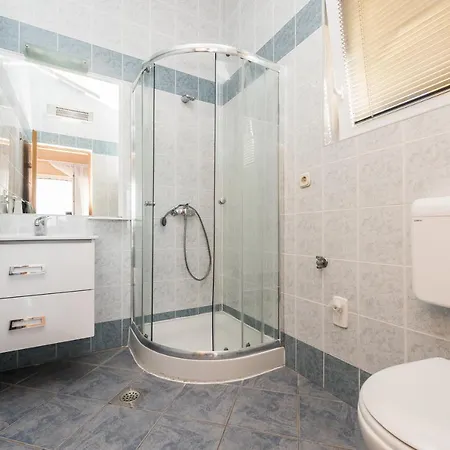 Danijela 1 * Sukošan