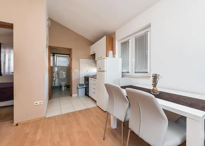 Danijela 1 * Sukošan